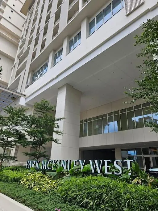 Luxury Apartment At Park Mckinley West 马尼拉