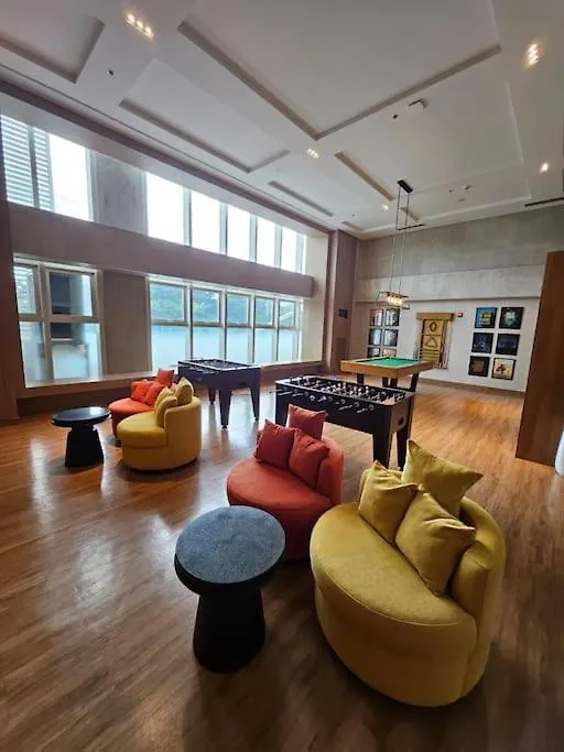 Luxury Apartment At Park Mckinley West 马尼拉 0*,