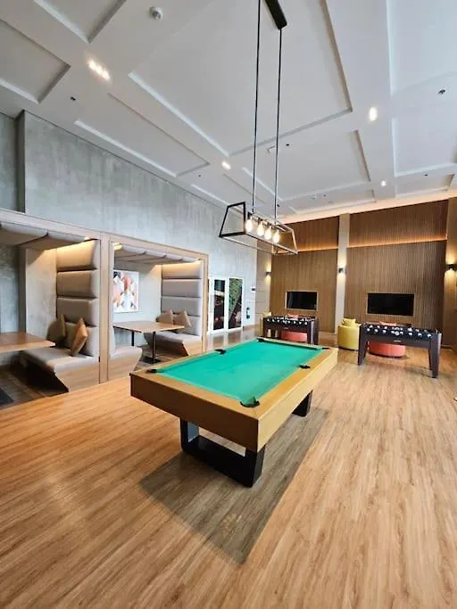 Luxury Apartment At Park Mckinley West 马尼拉